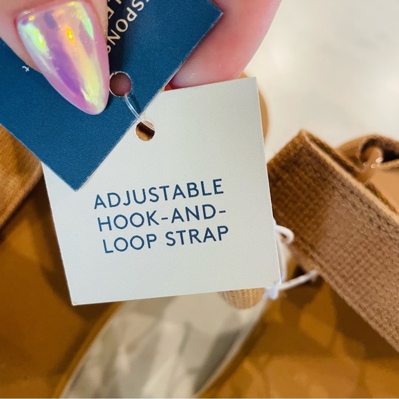 Universal Thread Tan Sporty Sandals with Velcro Straps - Picture 9 of 10